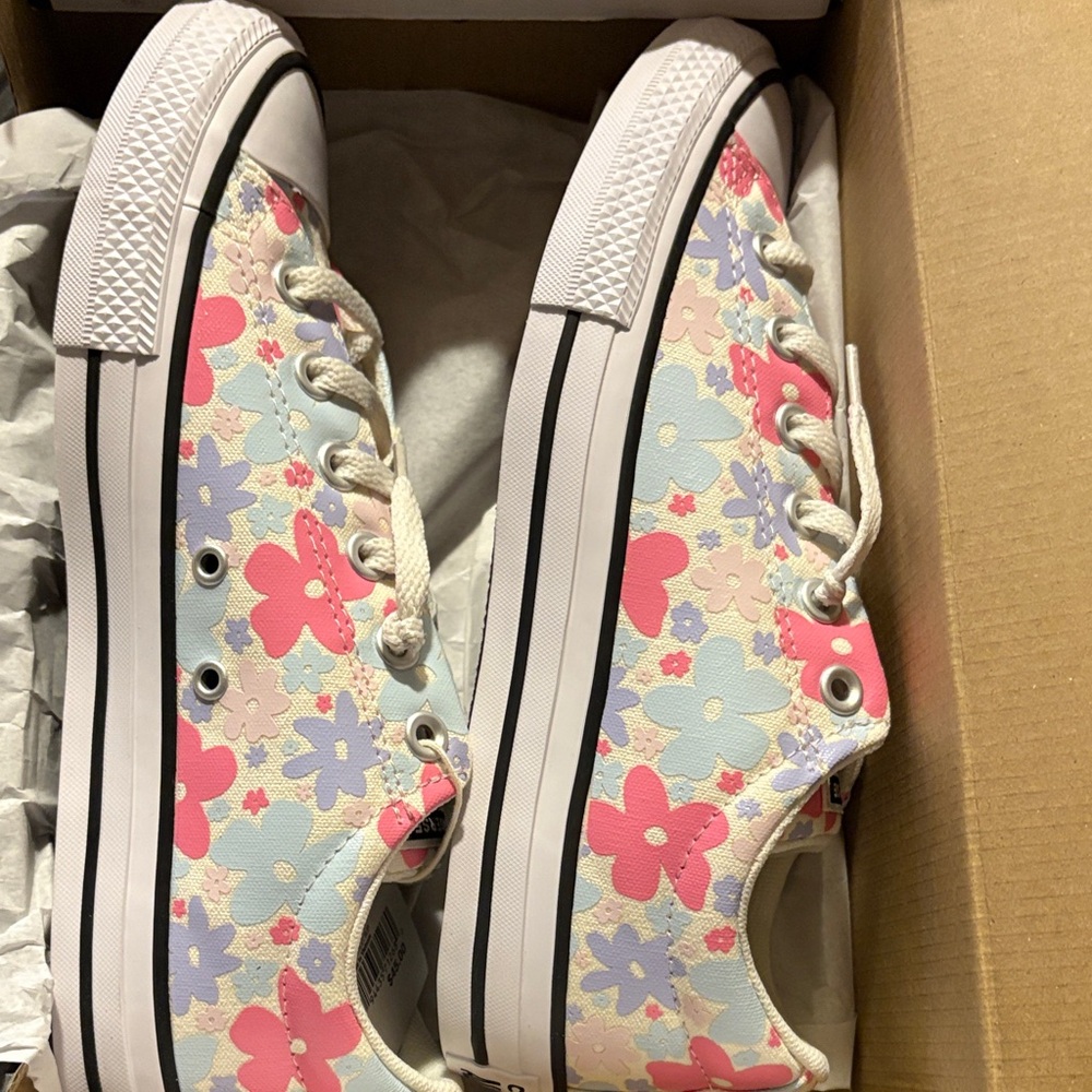 Floral converse pink blue white size 6 kids, 8 women’s